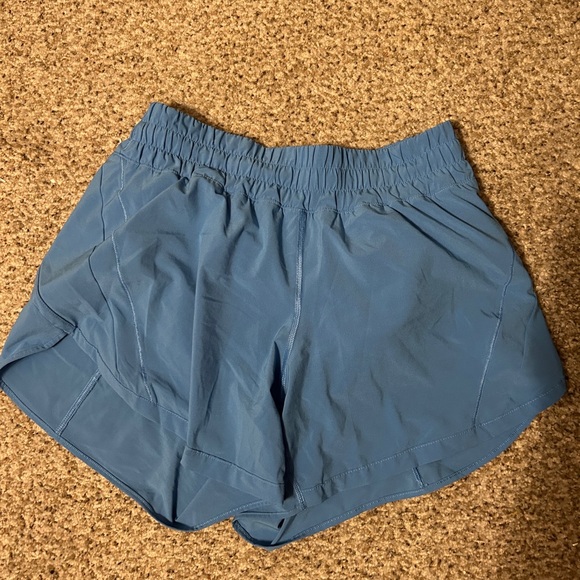 Lululemon track that shorts - Picture 4 of 11